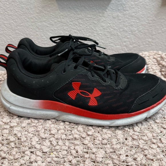 Men’s Under Armour Black and Red Athletic Shoes, sz 11 - Picture 3 of 8
